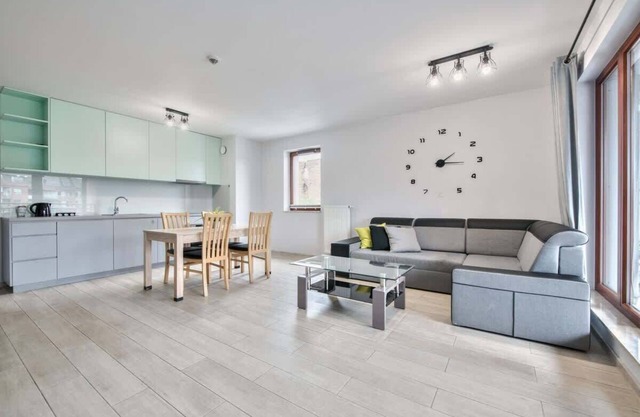 Chmielna 63 | Elegant Apartment | Balcony