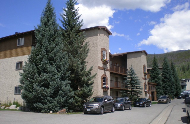 Christmas DISCOUNT! Updated, very comfy. 5min walk to Peru Lift. 2bed,2ba,