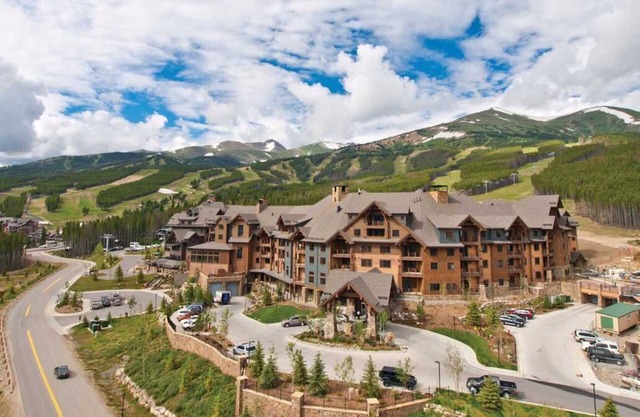Christmas Week 2024, Ski-in/Ski-out Breckenridge, CO. 7 Nights