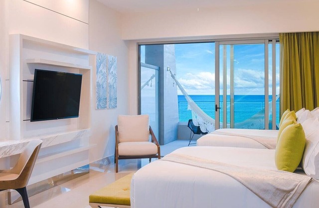 CHRISTMAS WEEK Indulge in Opulent Bliss: Exclusive High End: Garza Blanca Cancun