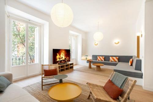 Chueca Fuencarral - 5 Bdrms 5 Baths 12 pax