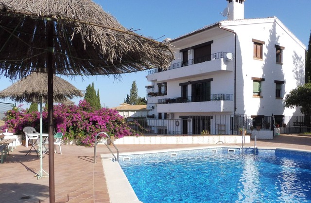 Cielo del Albayzin pool, tennis, garden and garage