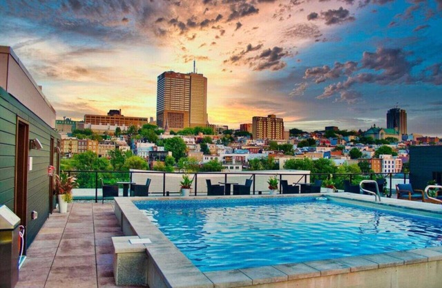 City Center, 2 bathrooms, AC, Parking, Pool
