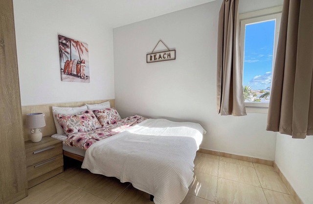 City Center Coastal Studio, Ocean View, Pool, WiFi