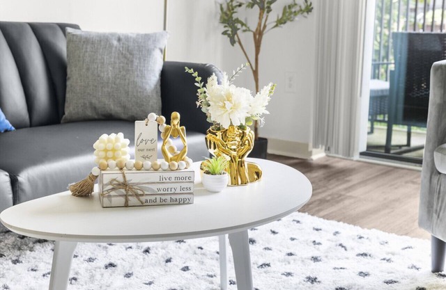 ~ City Chic: Modern 1BR Fully Furnished Condo ~