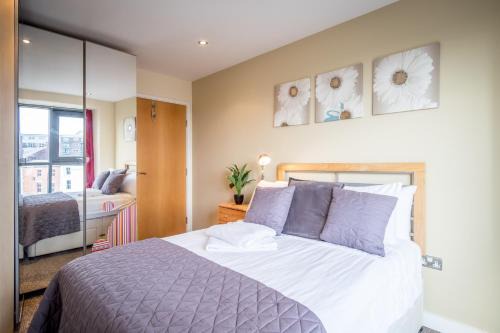 City One Bedroom Apartment with Juliet Balcony in West One - Parking Possible