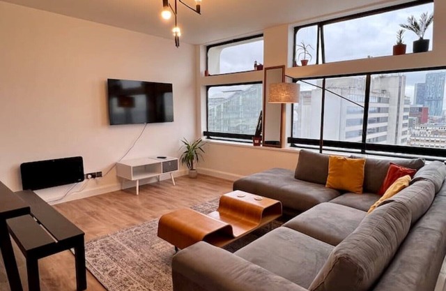 City view 2 bed flat in the heart of Manchester.