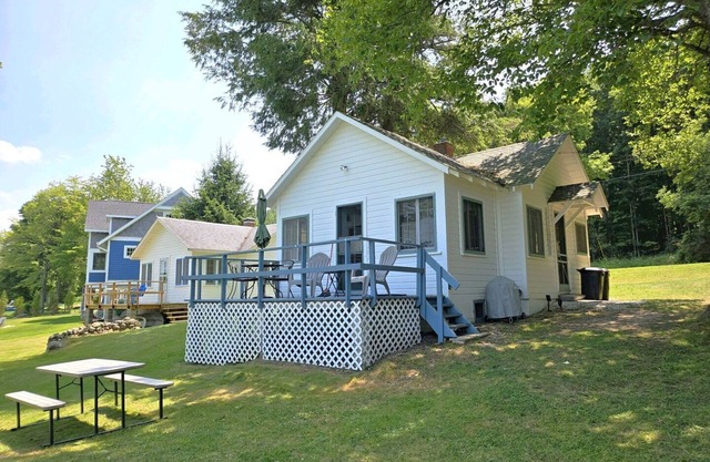 Clam Cottage Summary: