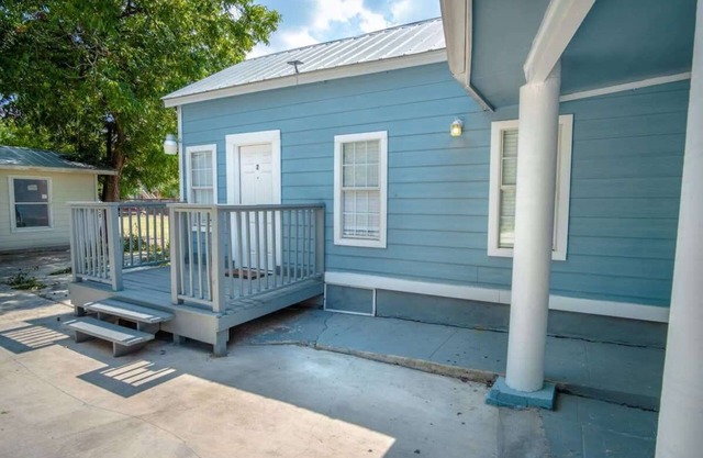 Classic 1BR/1BA Charming Apt w/Modern Upgrades