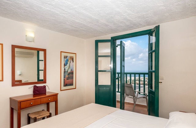 Classic 2 Bedroom Sea View Apartment, Kalimera Village