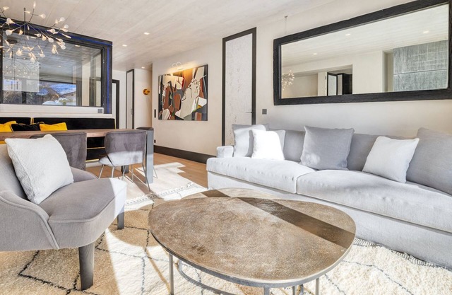 Classic And Contemporary Design In Great Location