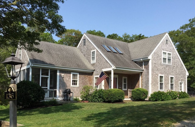 Classic Cape House/Deck/Screened Porch/Outdoor Shower
