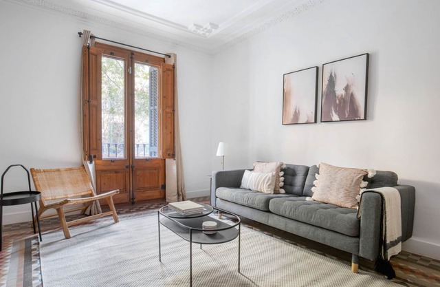 Classic La Dreta de l'Eixample 2BR Furnished Apartment, by Blueground