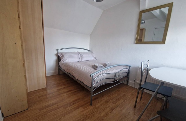 Classy Suite: Private Room in Sheffield CC