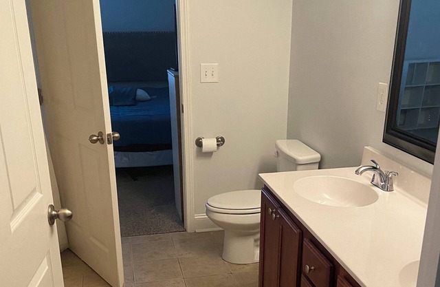 Clean and Spacious-2 bedroom apartment!