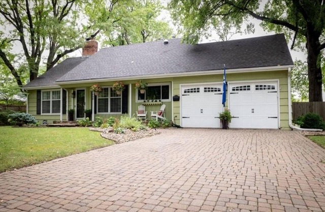 Clean and Updated 4 bedroom home in heart of Prairie Village