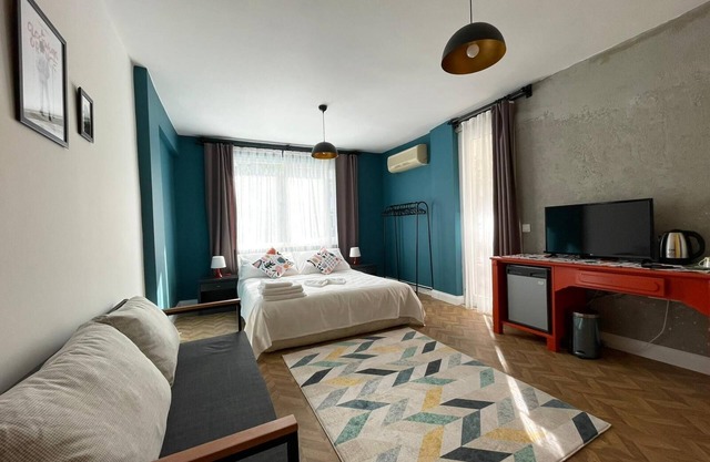 CLEAN ROOM WITH BALCONY IN ANTALYA LARA