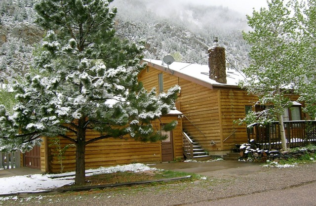 Clear Creek Retreat - Take a trip to the mountains