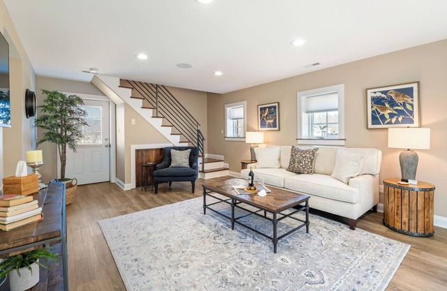Clear Sky Cottage - A Spacious 1 BR Cottage Close to Charlottesville & Wineries.