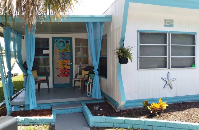 Clearwater 5 minutes from Blue Jays Training Camp !n Romy's Coastal Cottage