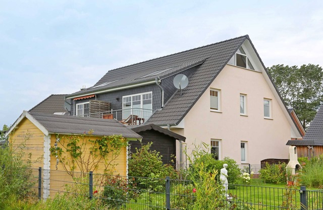 Cliffside accommodation, WLAN, terrace, washing machine