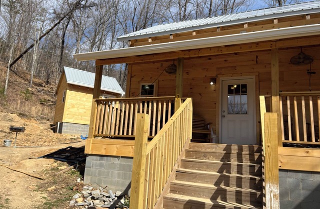 Clinch Mountain Reserve Cabin #3. Family-friendly cabin near Rogersville, TN.