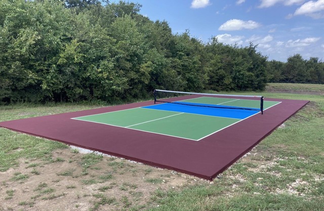 Close to Baylor & Silos: 3 BR Home Pickleball Court, Ping Pong Table & Barn
