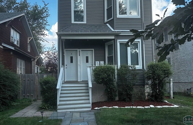 Close to Downtown Chicago! Fully furnished with utilities included!
