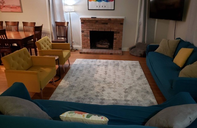 Close to Downtown Reno, easy drive to Tahoe, spacious house overlooking Reno!