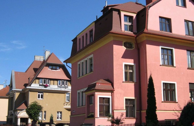 Close to historical center, new and stylish apartment in a quiet villa, conservatory, wifi