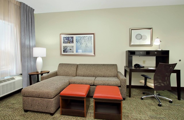 Close to Houston Medical Center | Free Breakfast + Outdoor Pool + 24 Hour Business Center