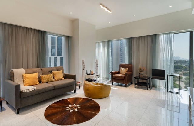 Close to Metro 1 Bedroom at Central Park Towers