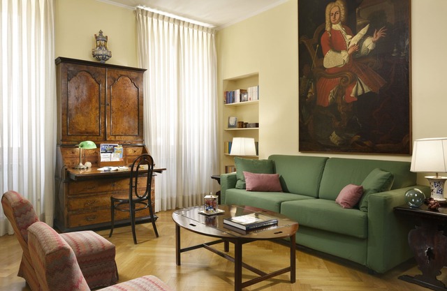 Close to Navona Square, Exclusive cozy Apt AC, WiFi. Perfect base for touring