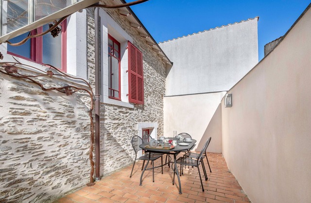 Close to port & beaches - Terrace - House for 5