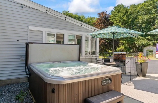 Close to the beach | Combo of 1 brd and 2bdr units booked together