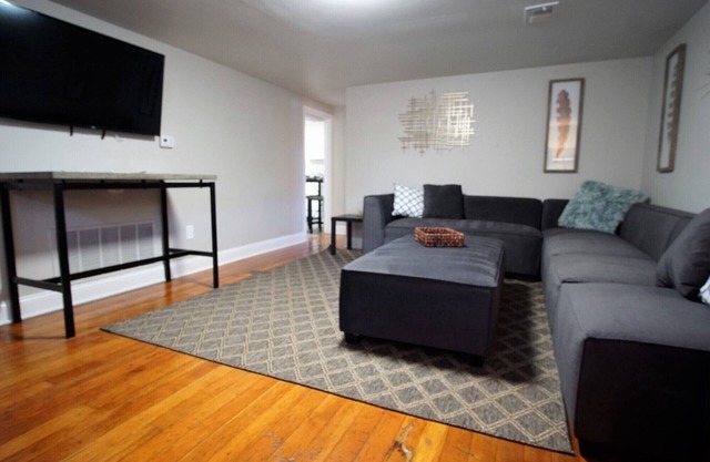 Close to UNC w/Great Yard, Firepit & Free Bikes!