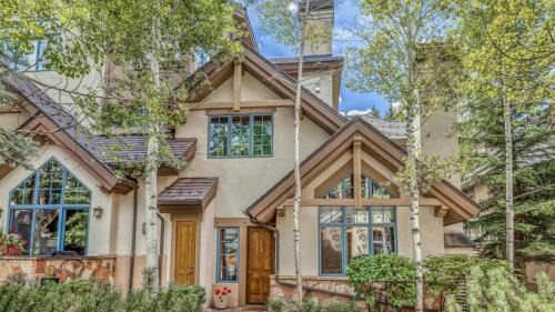 Clover Chalet