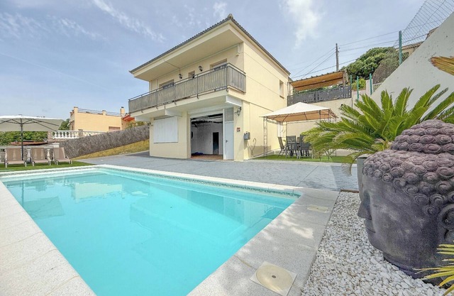 Club Villamar - Holiday villa with a beautiful appearance, located at the Spanish Costa Brava.