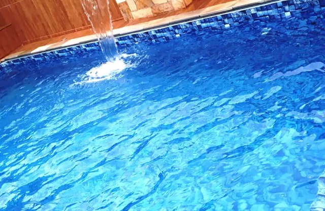 Cozy House, With Large Pool and Waterfall