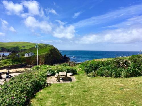 Coach House, Hope Cove, overlooking the beach