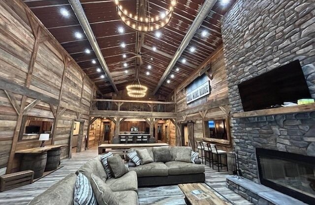 Coal MinE Ridge- Brand new 8 br outdoor pool lodge with 2-lane Duck Pin bowling!