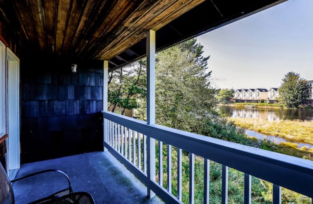Coast River Inn by OYO Seaside