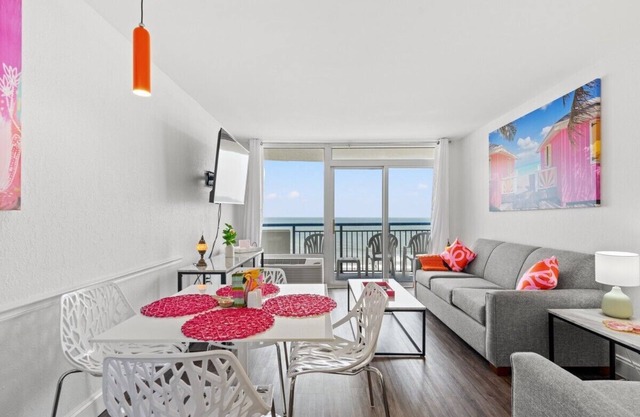 Coastal 1 Bedroom Condo-Stunning Oceanfront Views- Boardwalk 639