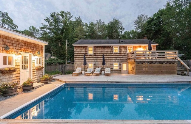 Coastal 3 bedroom, 2 bath with pool!