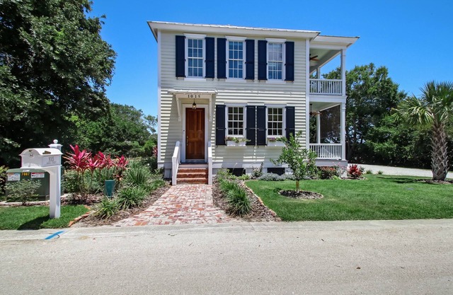 Coastal Casita B&B, Amelia Island, with 6 seat golf cart included!