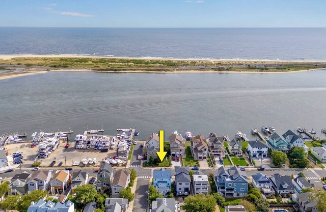 Coastal Charmer 2 bedroom duplex in Highlands, NJ, WATERFRONT