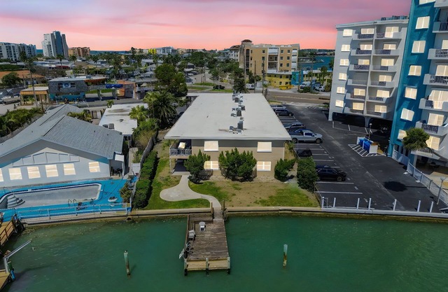 Coastal condo minutes from Treasure Island Beach
