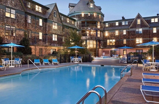 Coastal Elegance in Newport – 3-Bedroom Suite at Club Wyndham Long Wharf