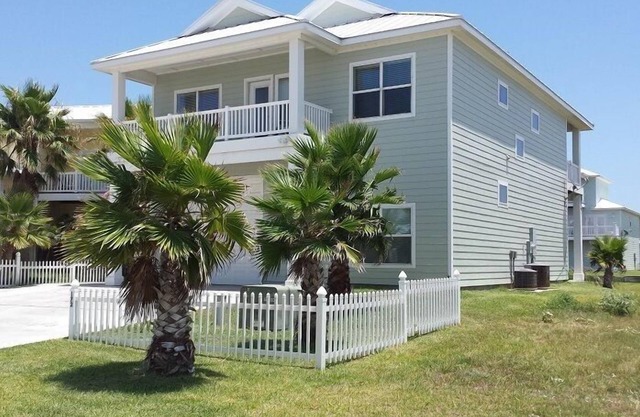 COASTAL PARADISE, Ocean Views,Beach Walk, 2 pools, hot tub