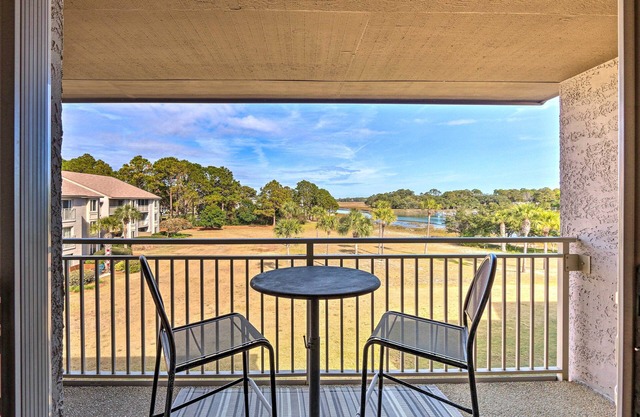 Coastal Sea Pines Escape: Walk to Beach!